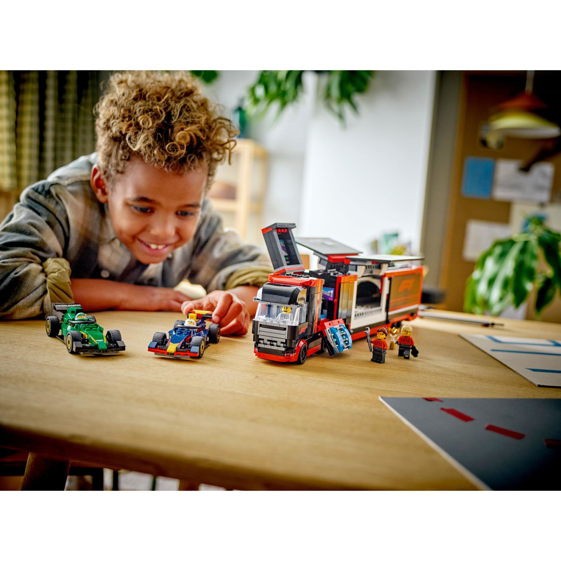 LEGO 60445 City F1 truck met RB20 en AMR24 F1 auto's - Afbeelding 5