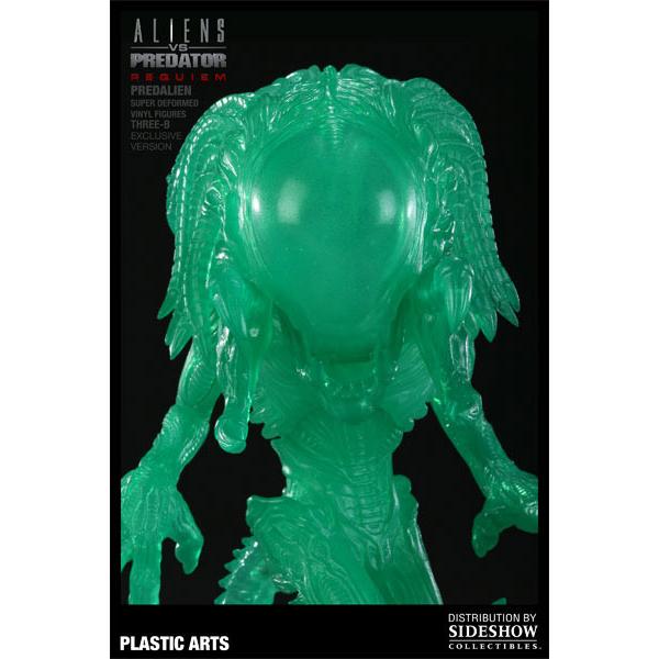 Aliens vs. Predator Requiem Vinyl Figure